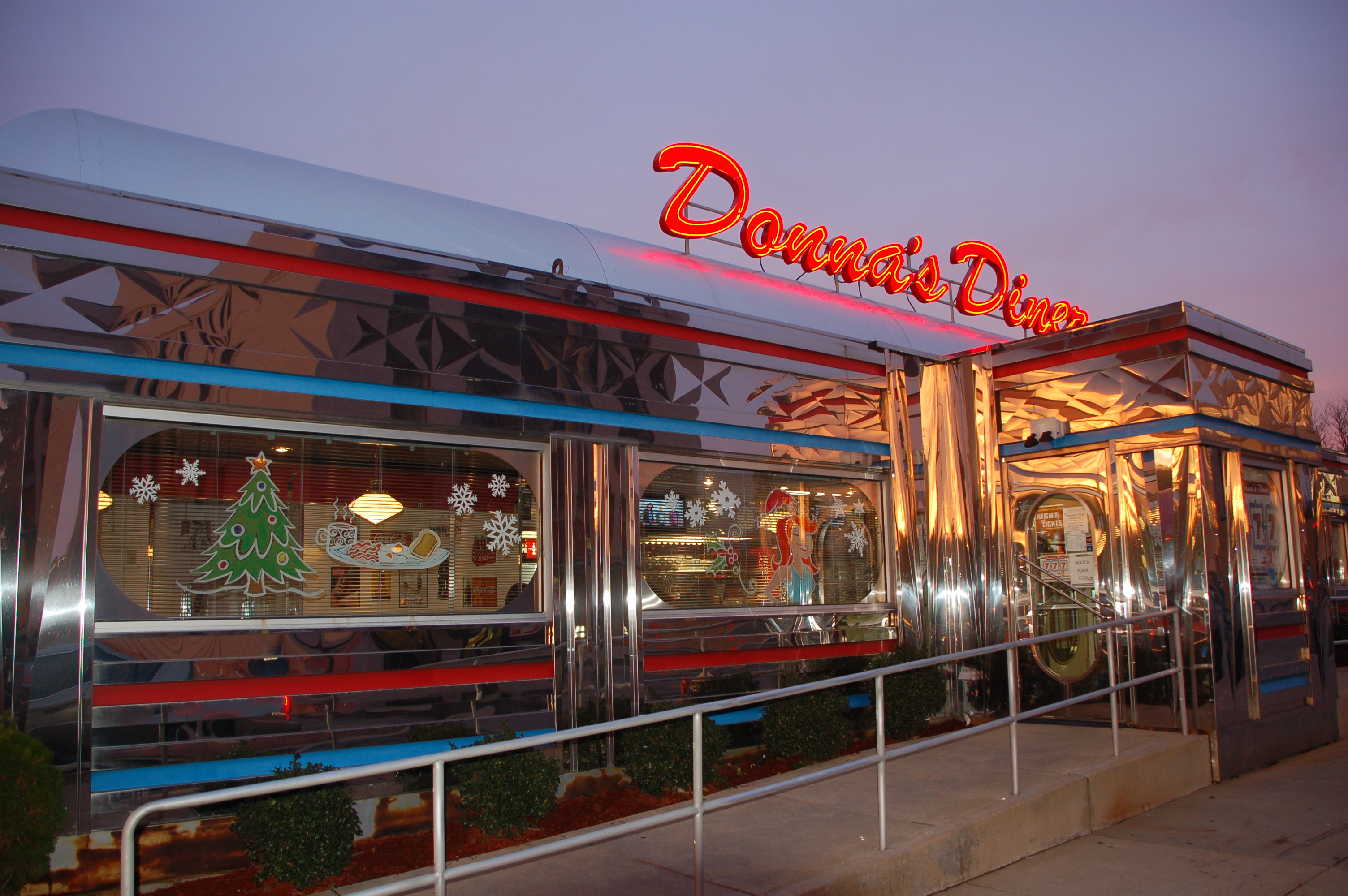 Donna's Diner - Old Fashioned 50s Diner Food for Breakfast, Lunch and